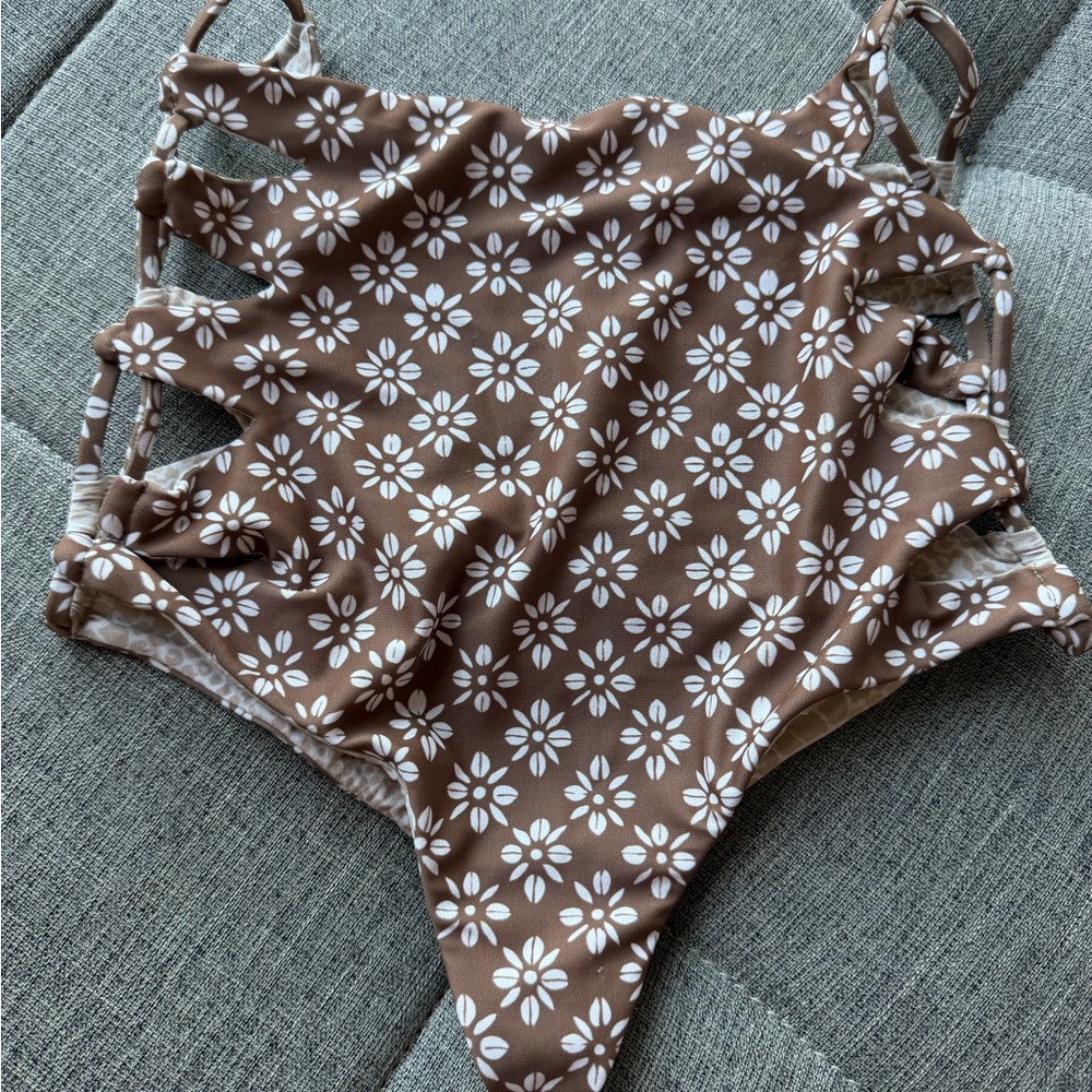 Acacia high wasted bottom